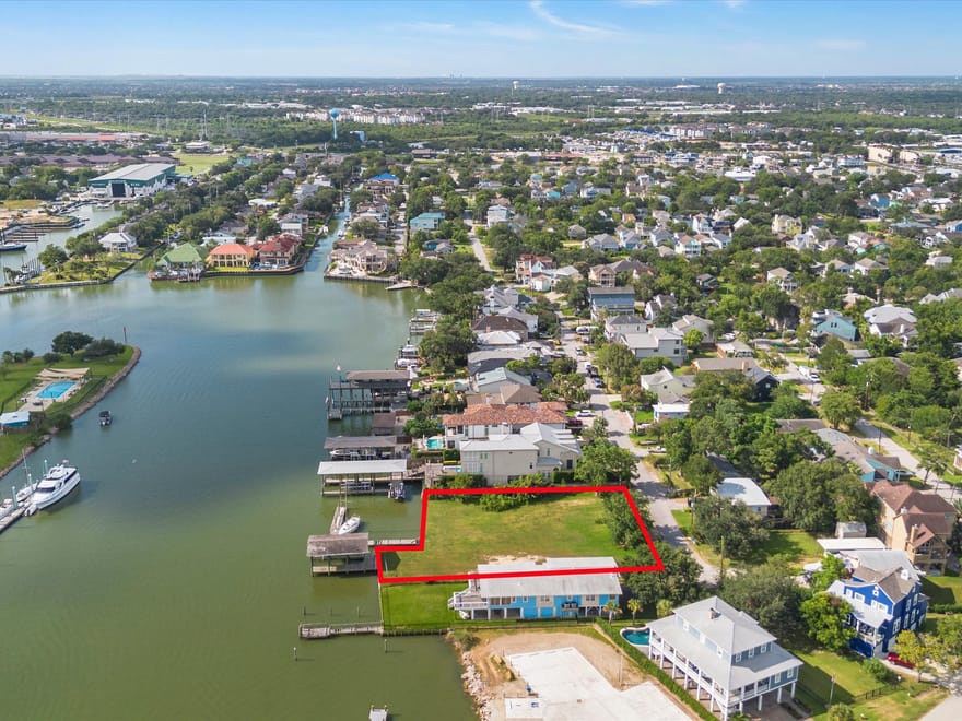 205 Blue Point Road, Clear Lake Shores, Texas