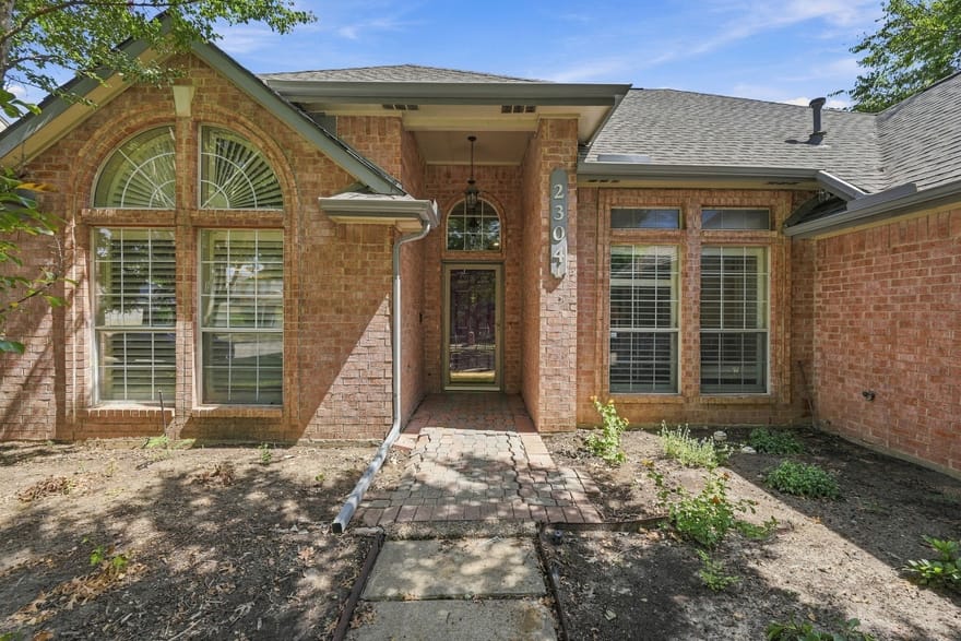 2304 Grimsley Terrace, Mansfield, Texas