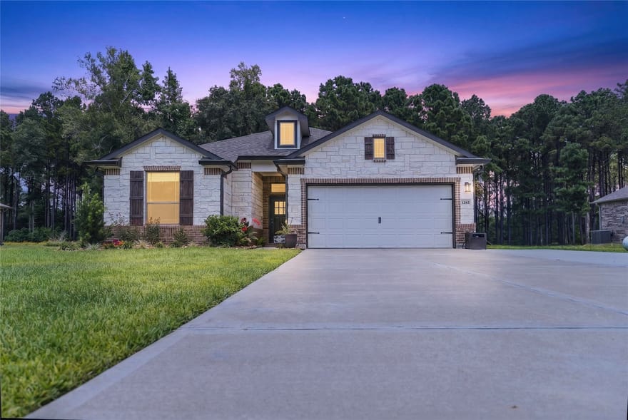 1295 Road 66112, Dayton, Texas