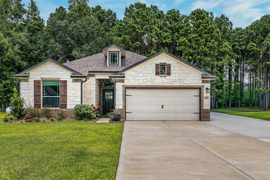 1295 Road 66112, Dayton, Texas