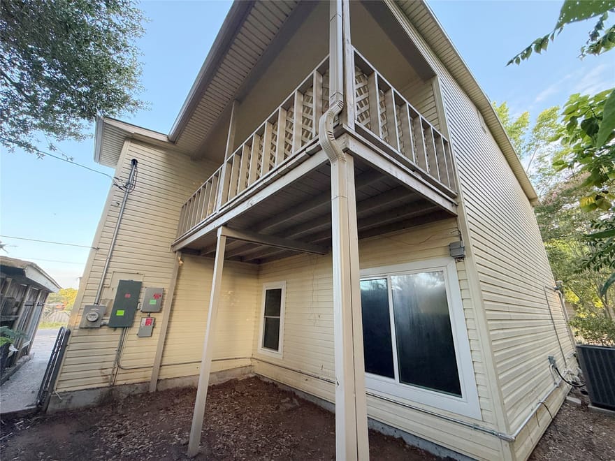 1405 Highland Avenue, Rockdale, Texas