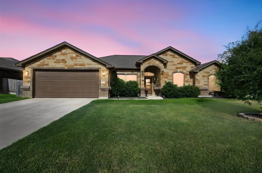 400 Juniper Drive, Troy, Texas