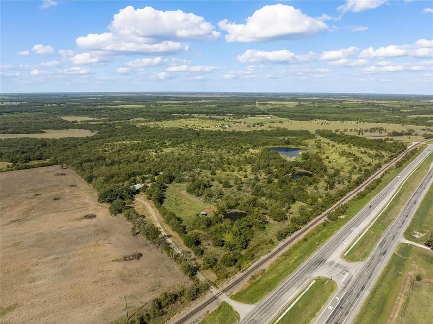 4961 Hwy 6, Riesel, Texas