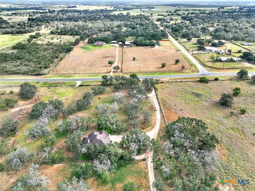 1021 Fm 3432, Adkins, Texas