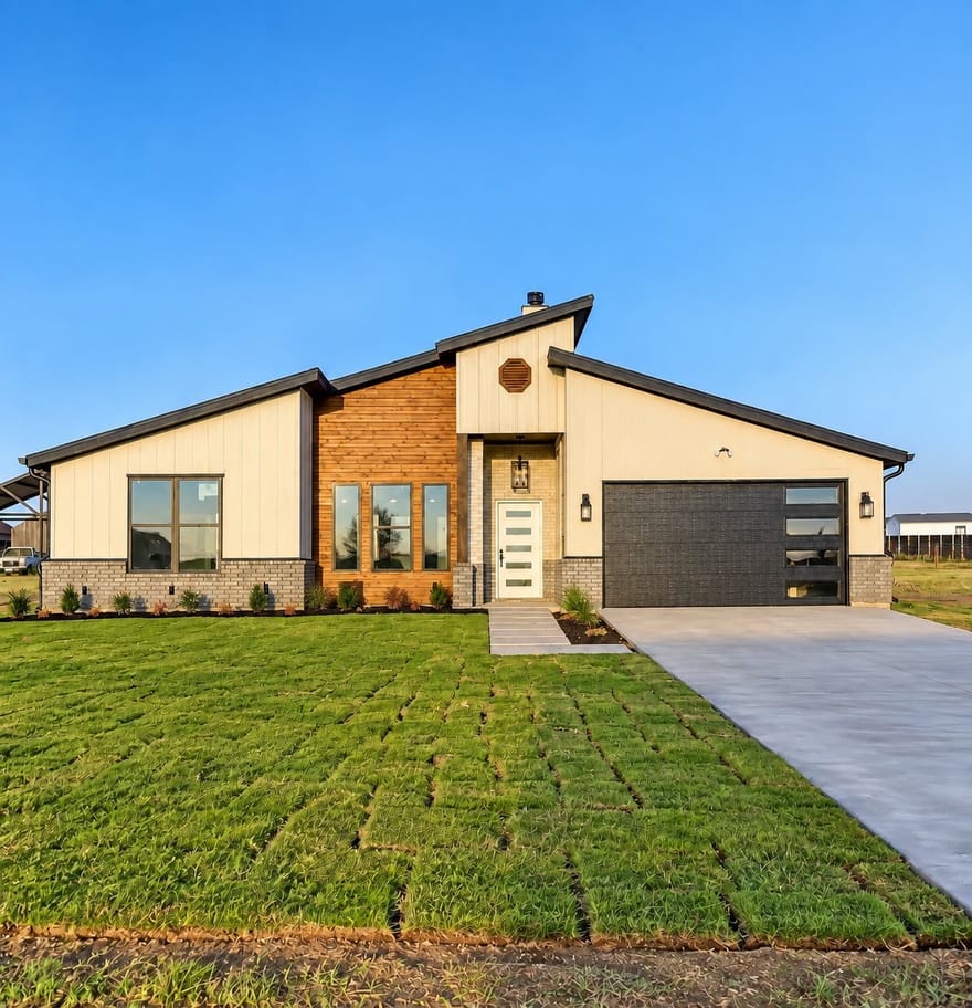 6025 Huckleberry Lane, Joshua, Texas