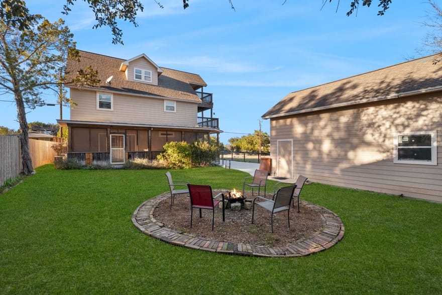 556 Apollo, Canyon Lake, Texas