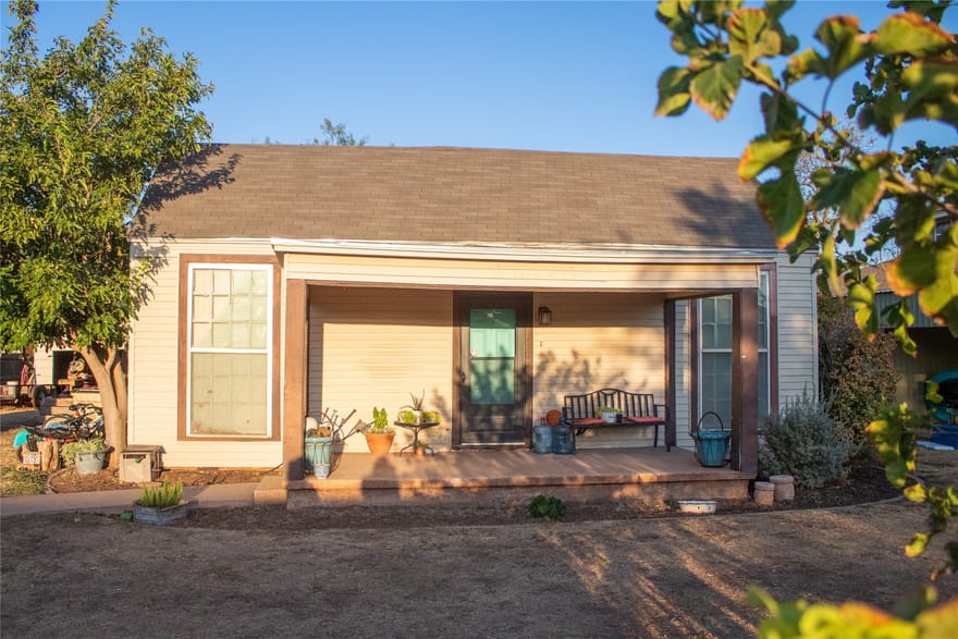 1212 Avenue Avenue, Anson, Texas