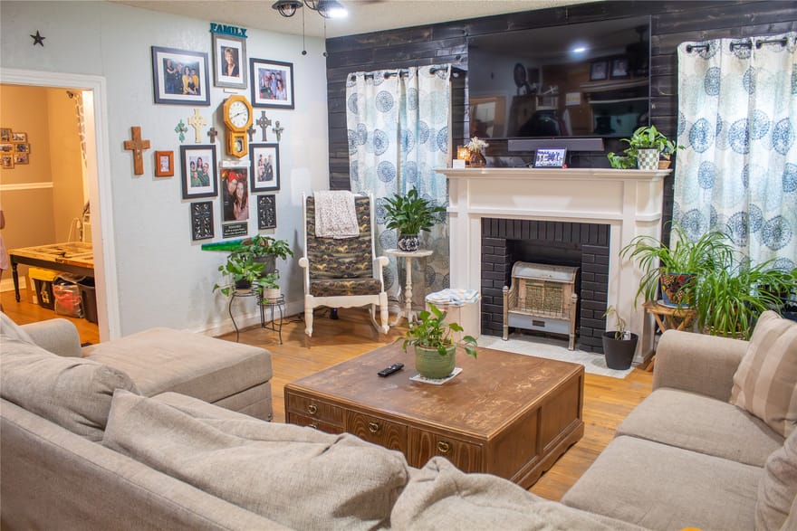 1212 Avenue Avenue, Anson, Texas