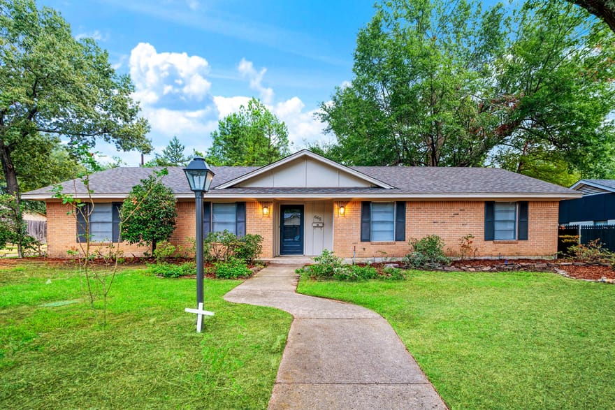665 32nd Street, Paris, Texas