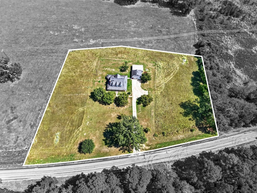 1189 W Fm 861, Elkhart, Texas