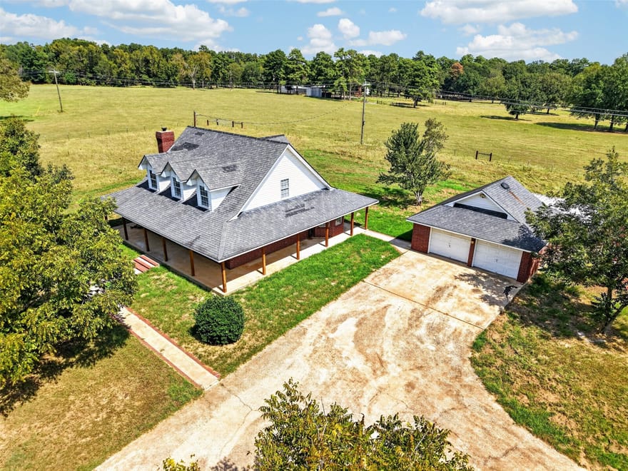 1189 W Fm 861, Elkhart, Texas