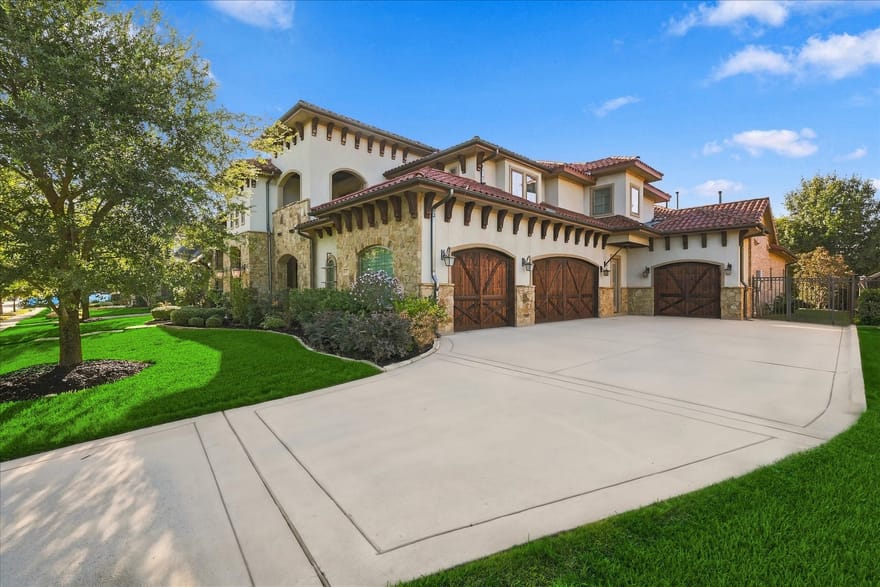 413 Saint Tropez Drive, Southlake, Texas