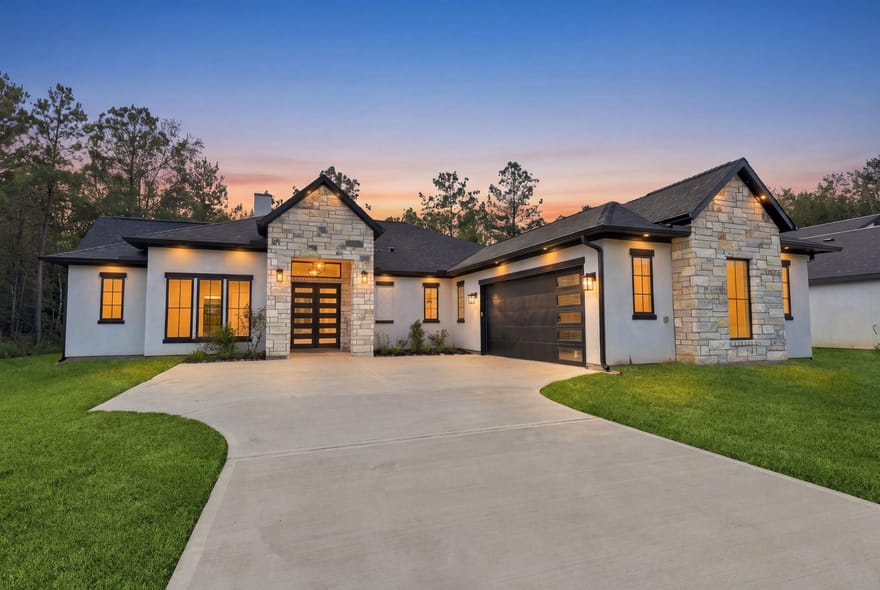 1369 Road 6604, Dayton, Texas