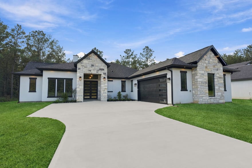 1369 Road 6604, Dayton, Texas