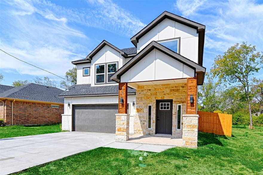 210 Mineral Wells Street, Terrell, Texas