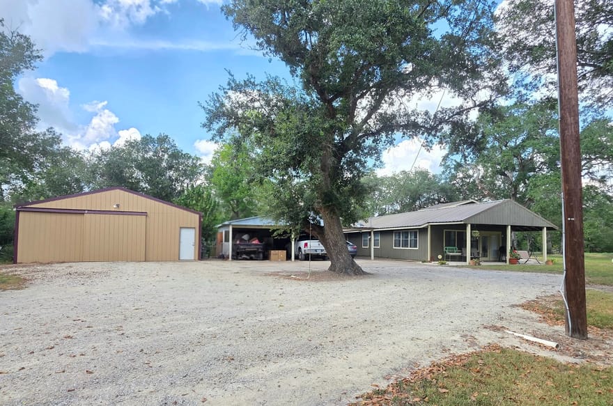 163 Byrd Salyer Road, Blessing, Texas