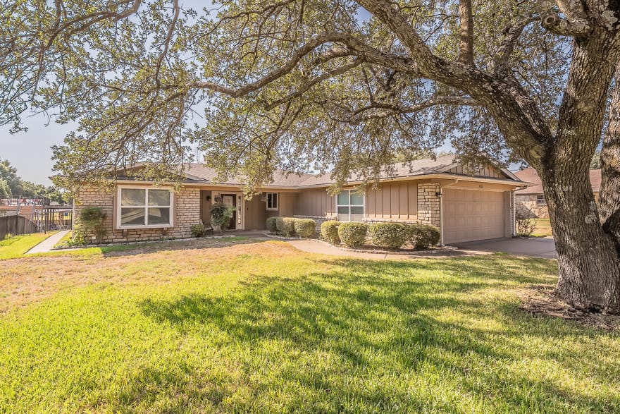3713 Quail Run, Granbury, Texas