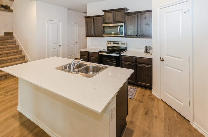 822 Amelia Court, Pilot Point, Texas
