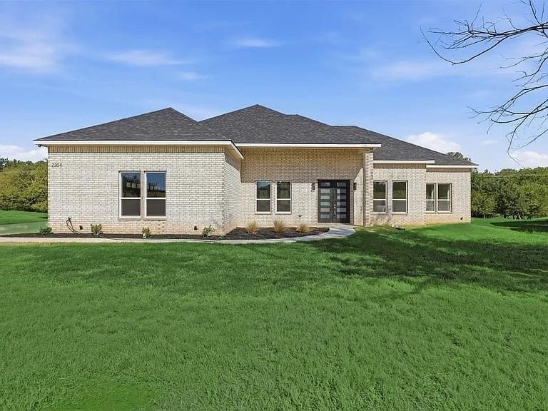 2304 Candlestick Drive, Granbury, Texas