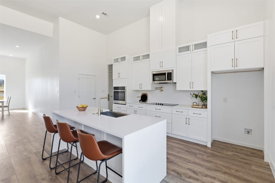 2304 Candlestick Drive, Granbury, Texas