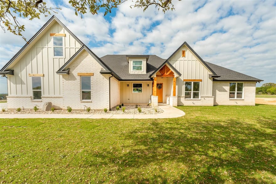 161 Helton Drive, Granbury, Texas