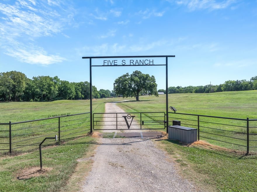 2800 Fm 1395, Edgewood, Texas