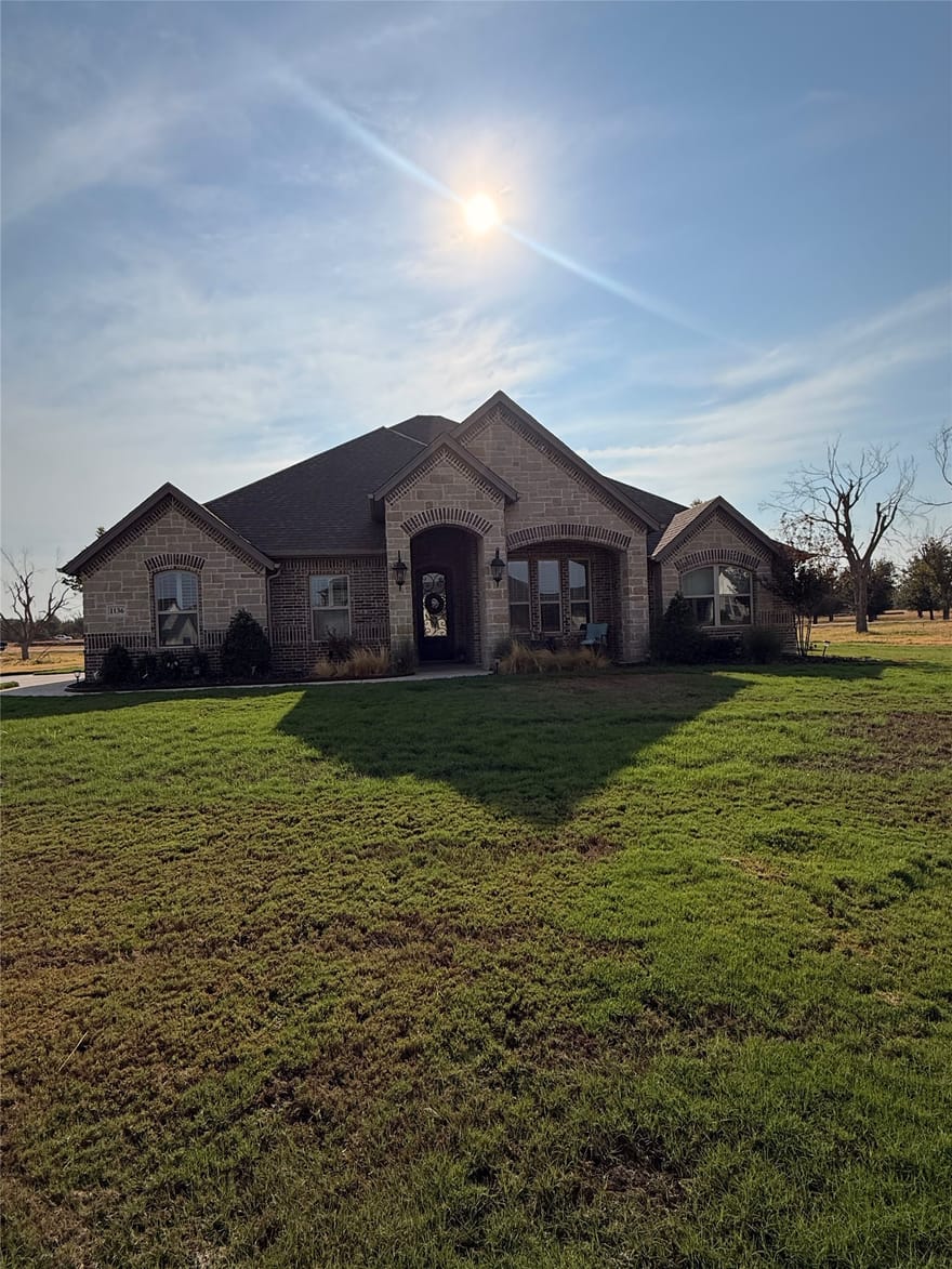 1136 Tremont Lane, Granbury, Texas
