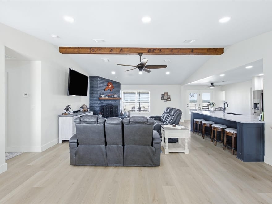 3914 Alamo Road, Bowie, Texas