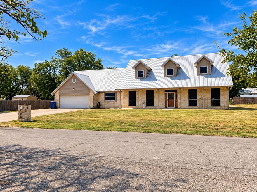 506 S San Jacinto, Whitney, Texas