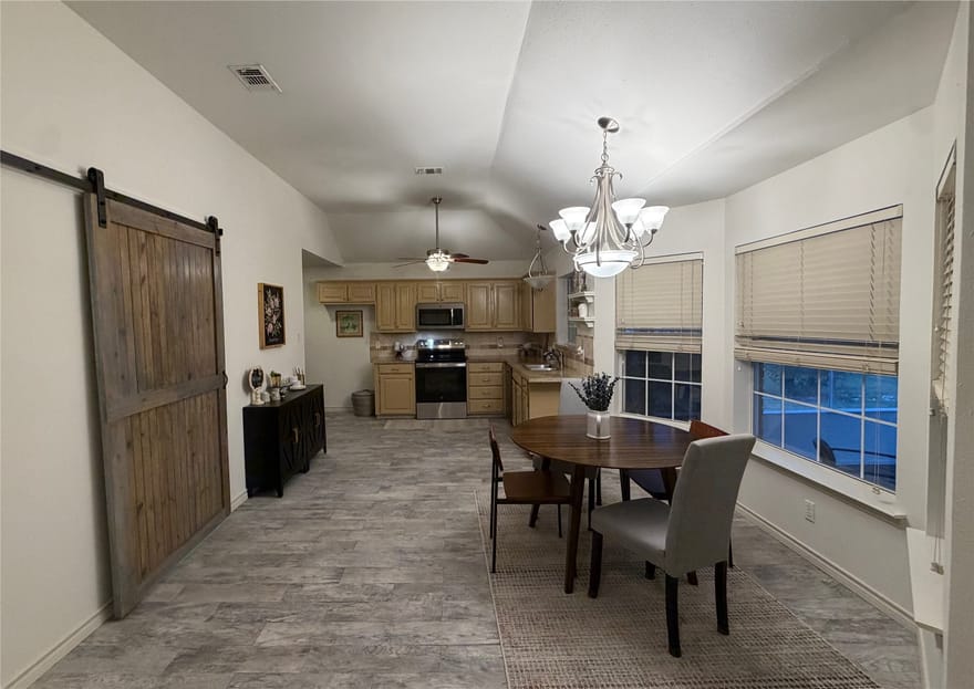 1107 Oxford Drive, Gainesville, Texas