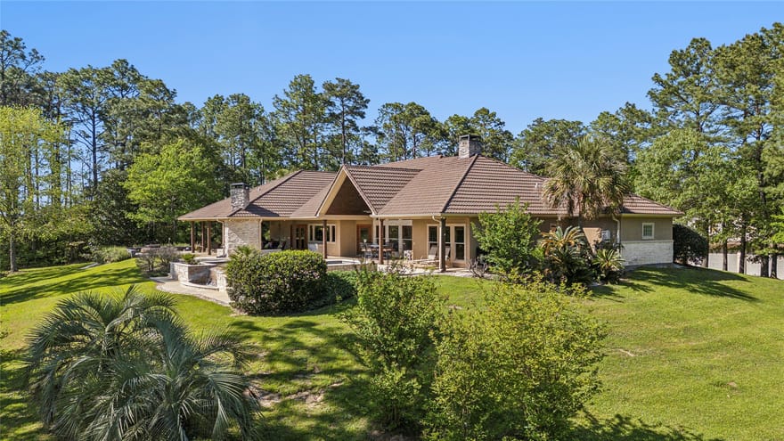 225 Mcgregor Drive, Brookeland, Texas