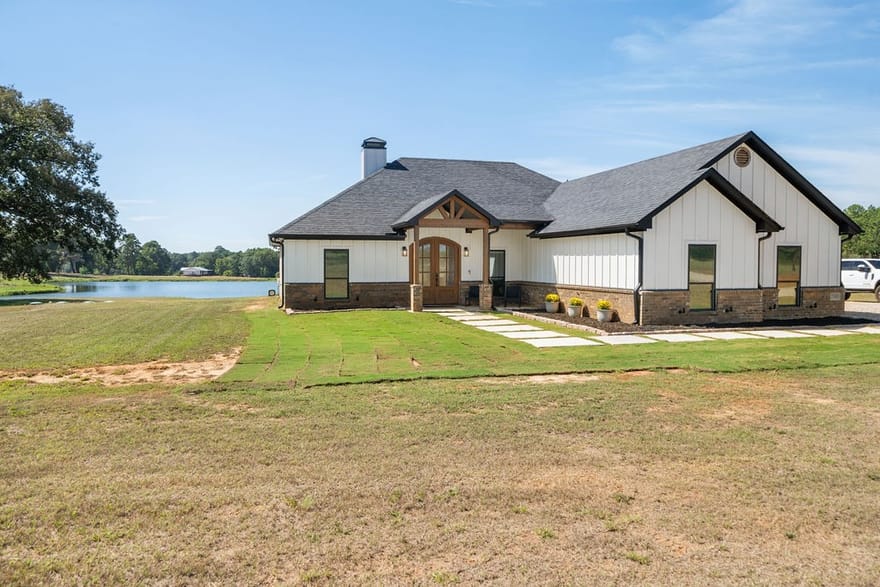 23888 County Road 2110, Troup, Texas