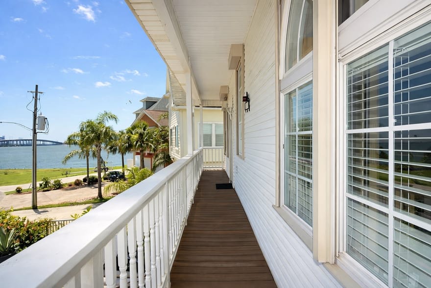431 Hana Drive, Tiki Island, Texas