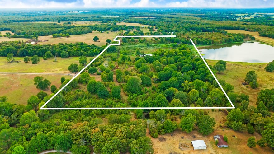 1713 County Road 43500, Paris, Texas