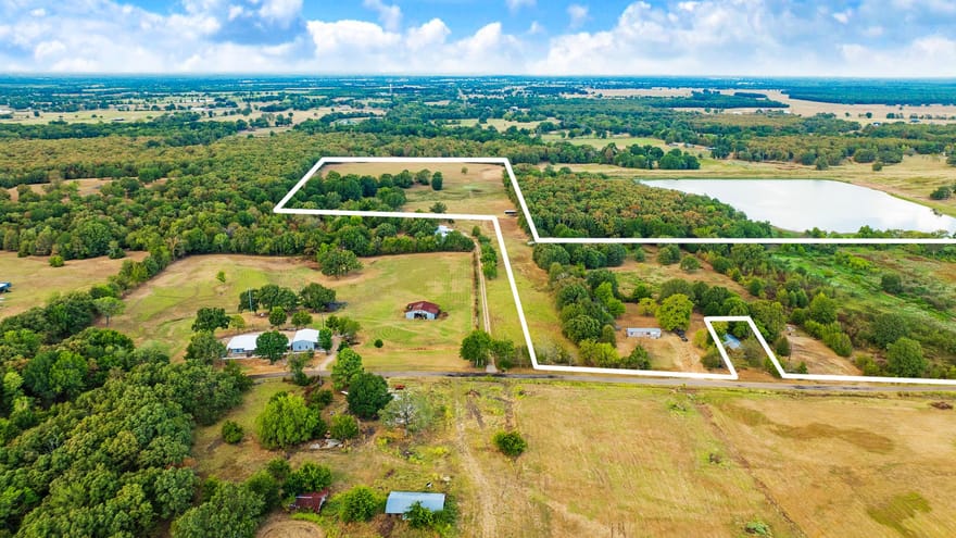 1713 County Road 43500, Paris, Texas