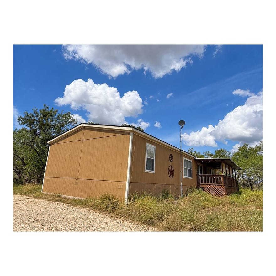 18124 County Road 163, Elmendorf, Texas