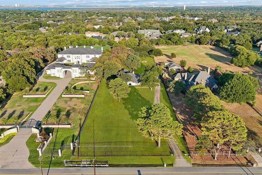 1459 Sunshine Lane, Southlake, Texas