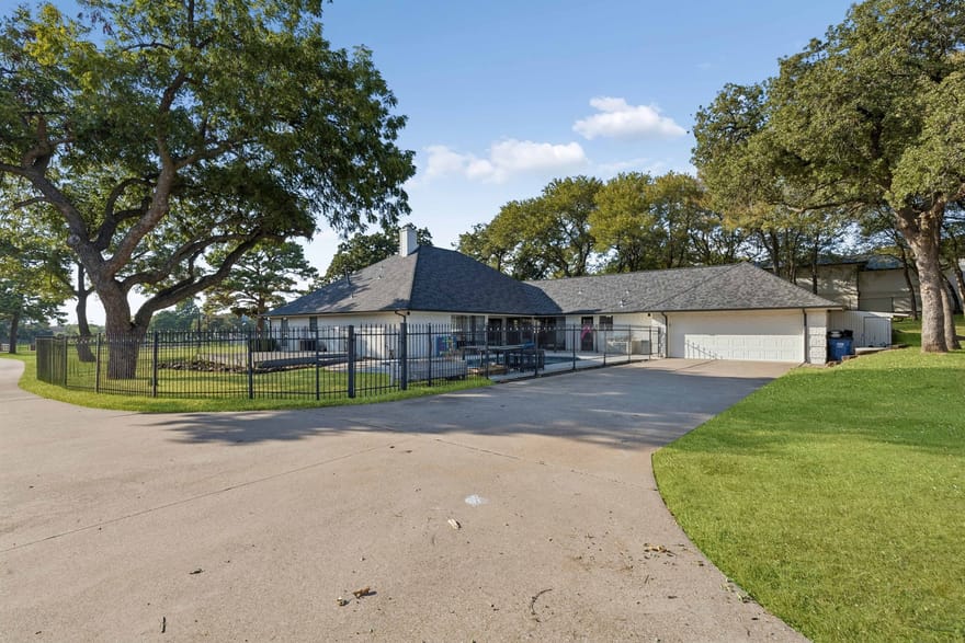1459 Sunshine Lane, Southlake, Texas