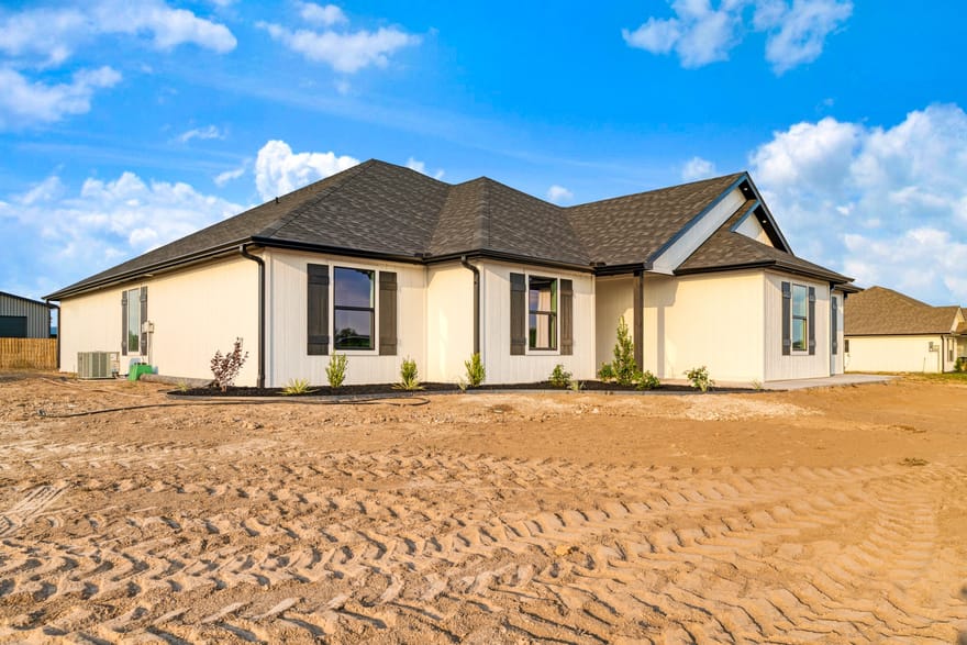 27 Private Road 33039, Brookston, Texas