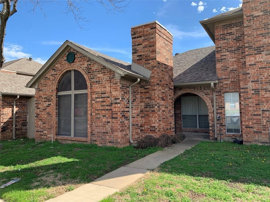 800 Custer Street, Arlington, Texas