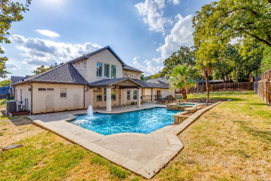 908 Bridle Path, Burleson, Texas