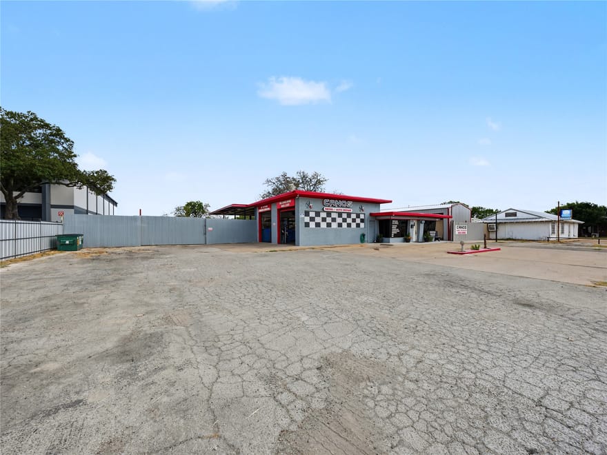 8212 White Settlement Road, White Settlement, Texas