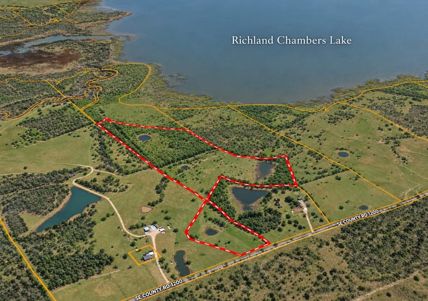 3337 SE County Road 1200, Streetman, Texas