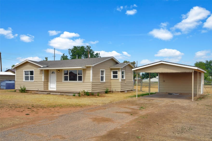 807 Boyce Street, Bovina, Texas