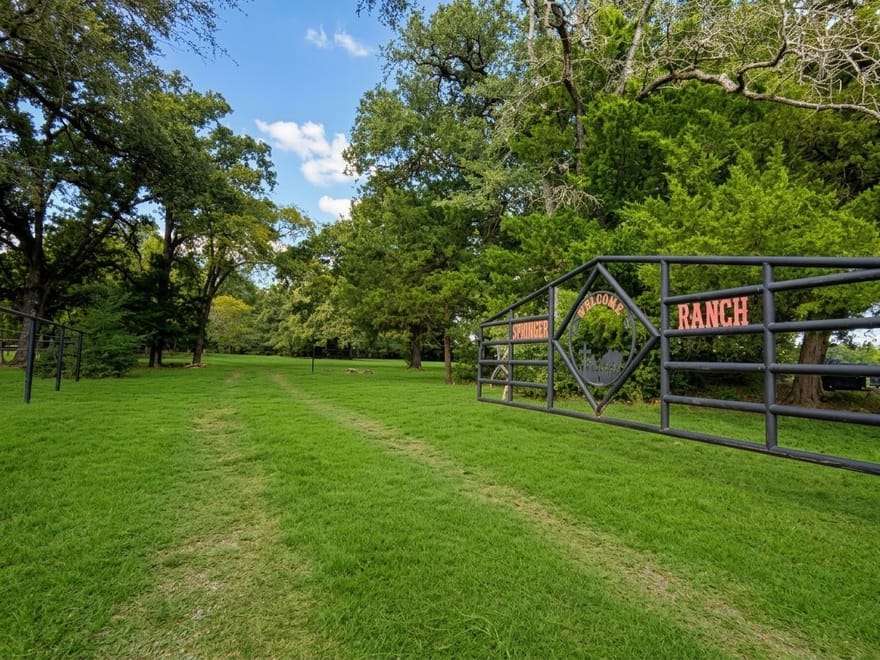 17882 County Road 431, Marquez, Texas