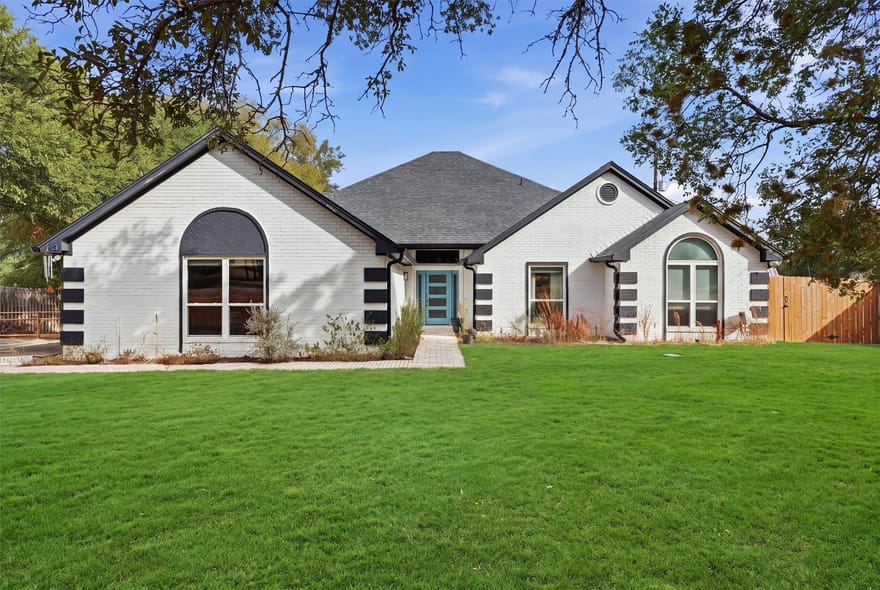 3901 Del Rio Court, Granbury, Texas
