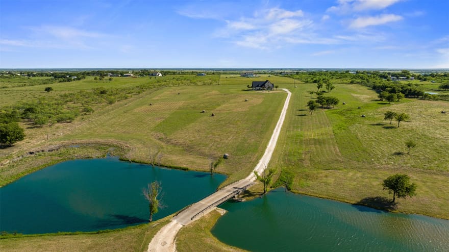 15949 E Us Highway 190, Rogers, Texas