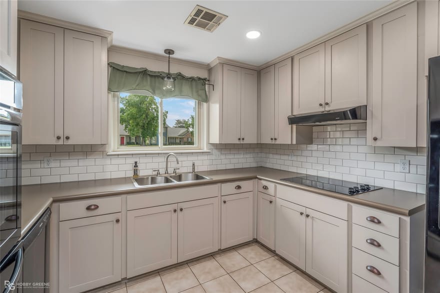 412 Stratmore Drive, Shreveport, Louisiana