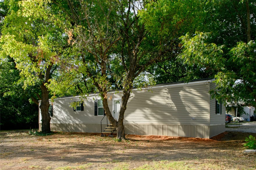 316 S Main Street, Sadler, Texas