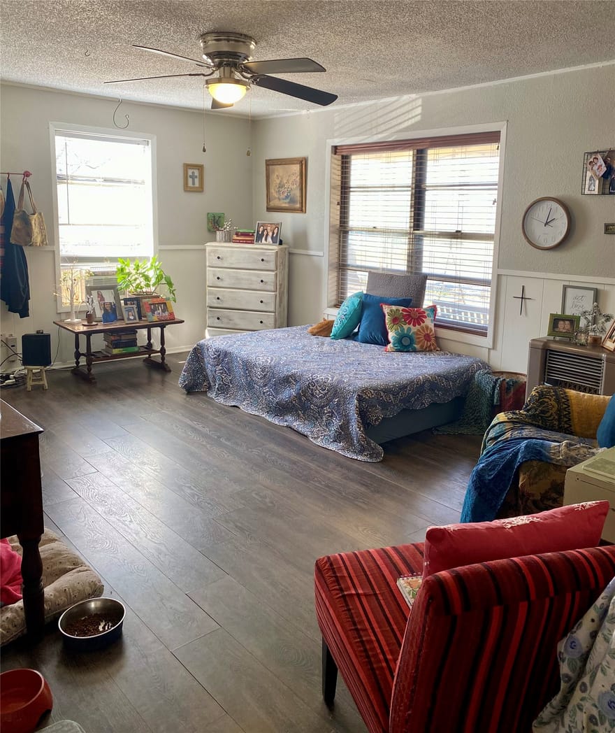 1115 S 6th Street, Bonham, Texas